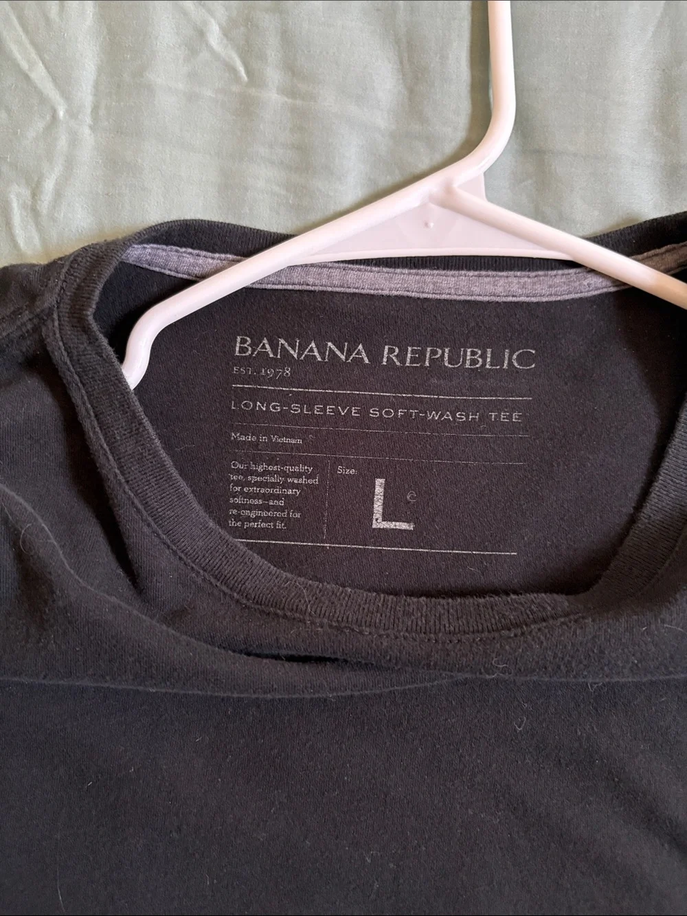 Banana Republic Black Long Sleeve Crewneck Tee
